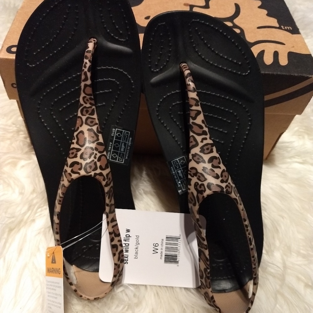 Nwt Crocs Sexy Wild Flip strappy sandals
